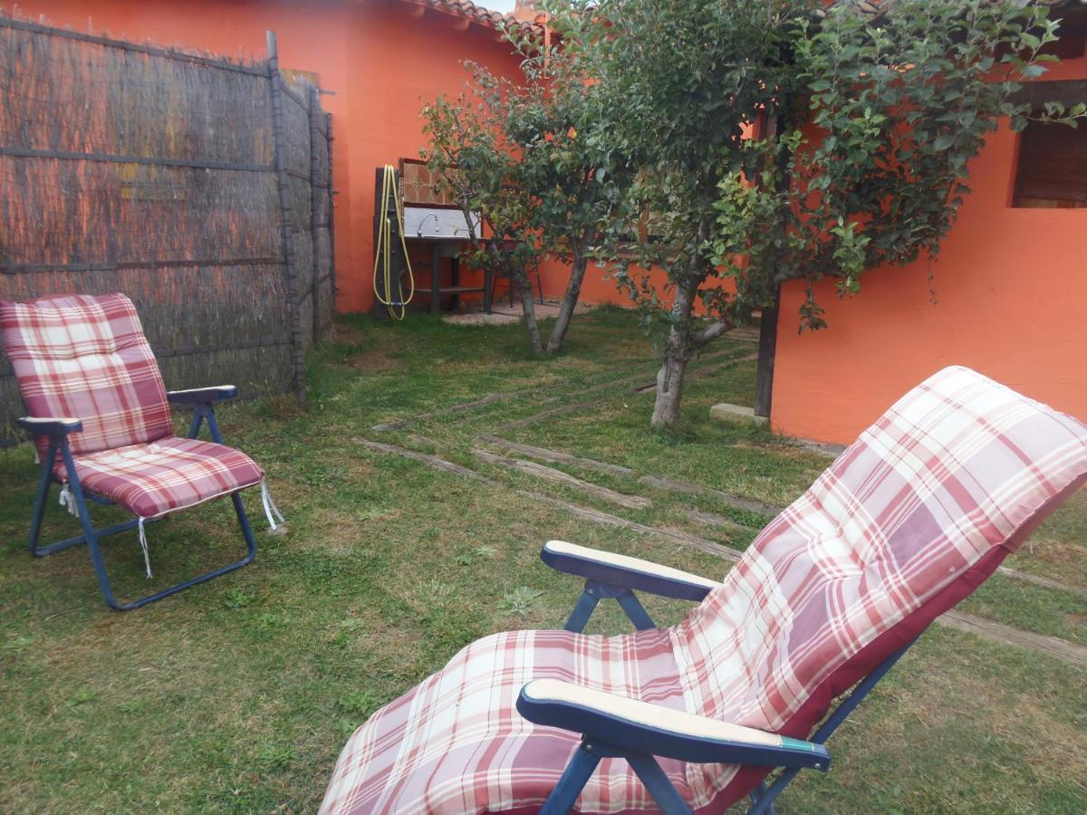 El Uncar Villa Castrejon de la Pena Bagian luar foto