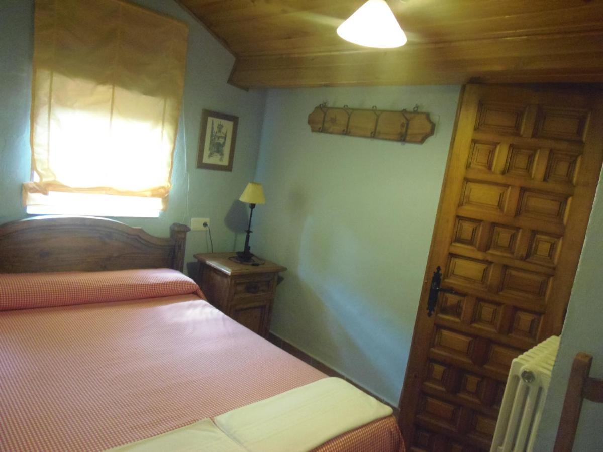El Uncar Villa Castrejon de la Pena Bagian luar foto